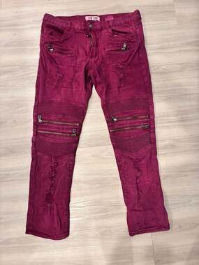 Men’s Dstrkt Denim Moto Jeans Size W36 L32 Burgundy Distressed Zipper